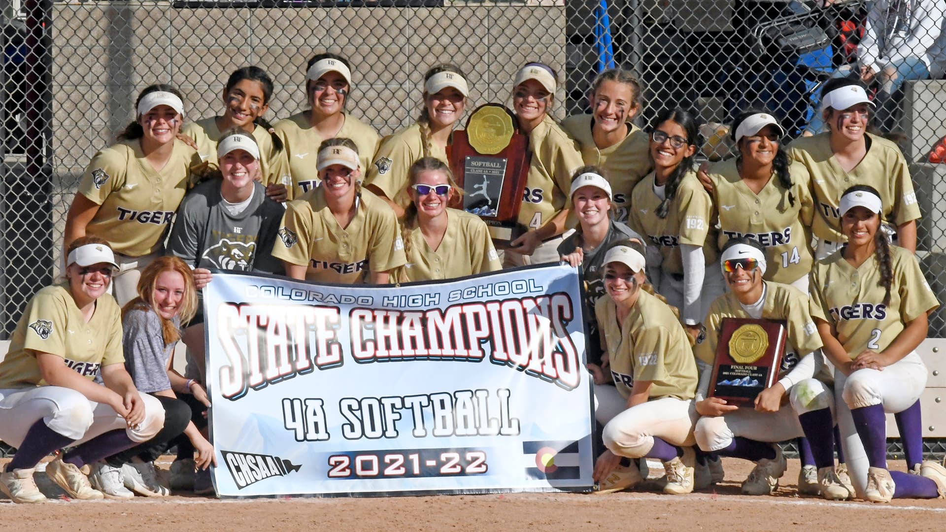 Holy Family softball 2021 champions