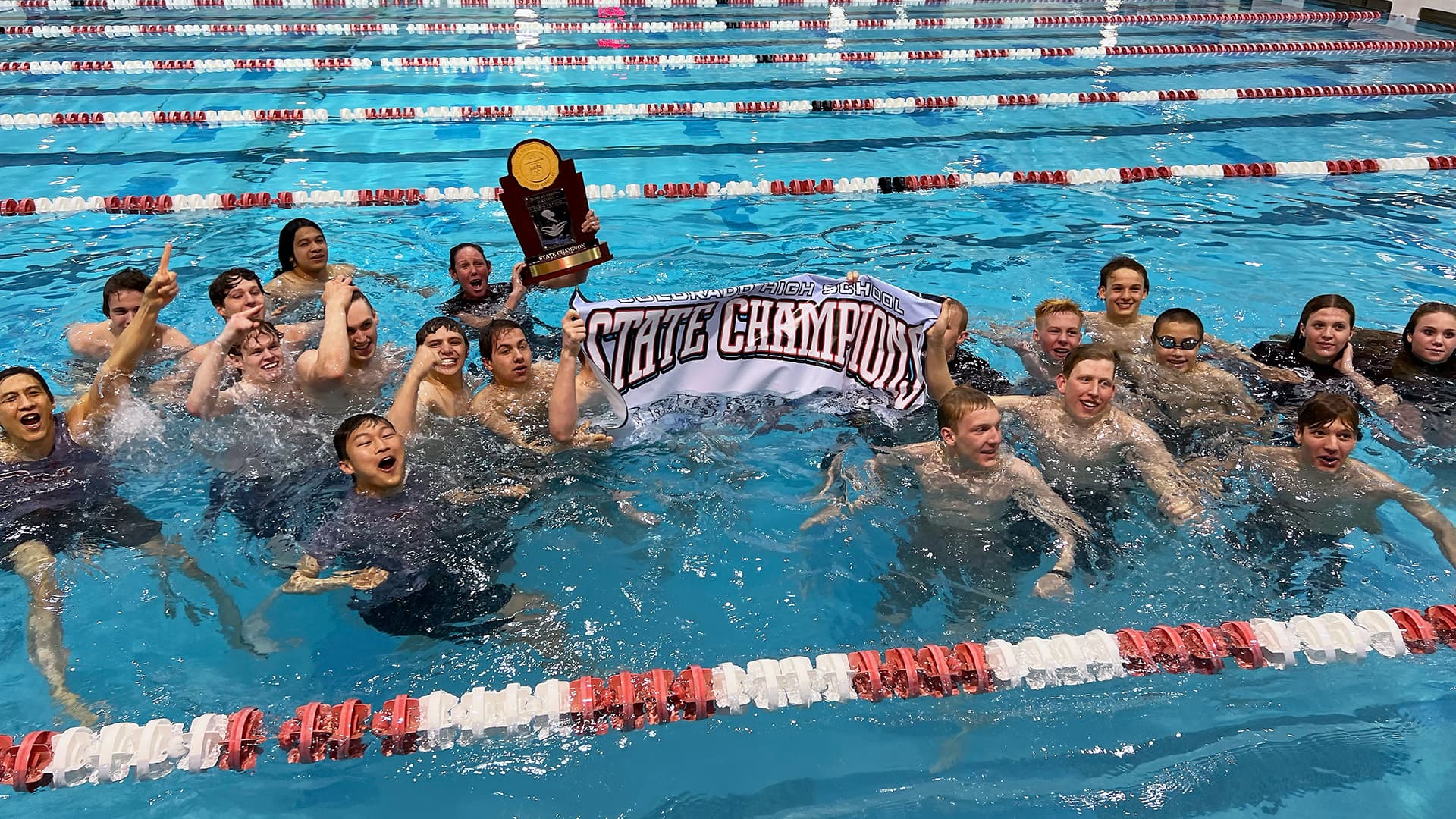 2022 boys swimming champions