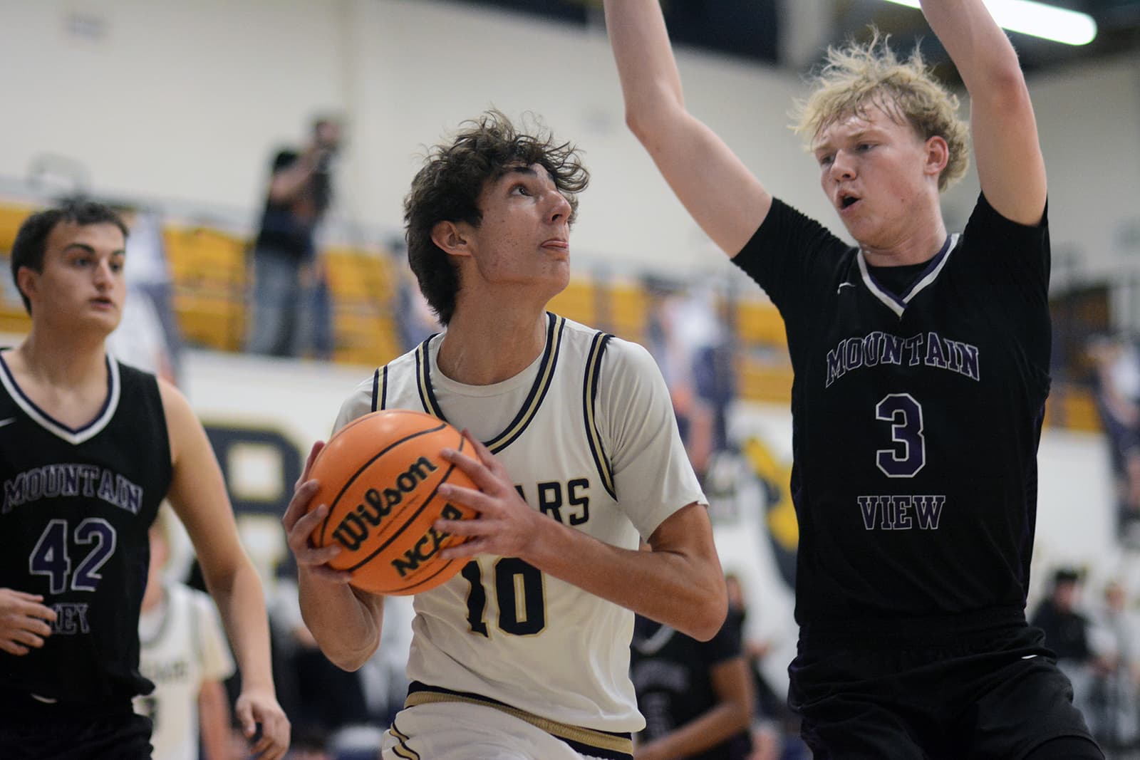 Boys Basketball: Mountain View vs Evergreen