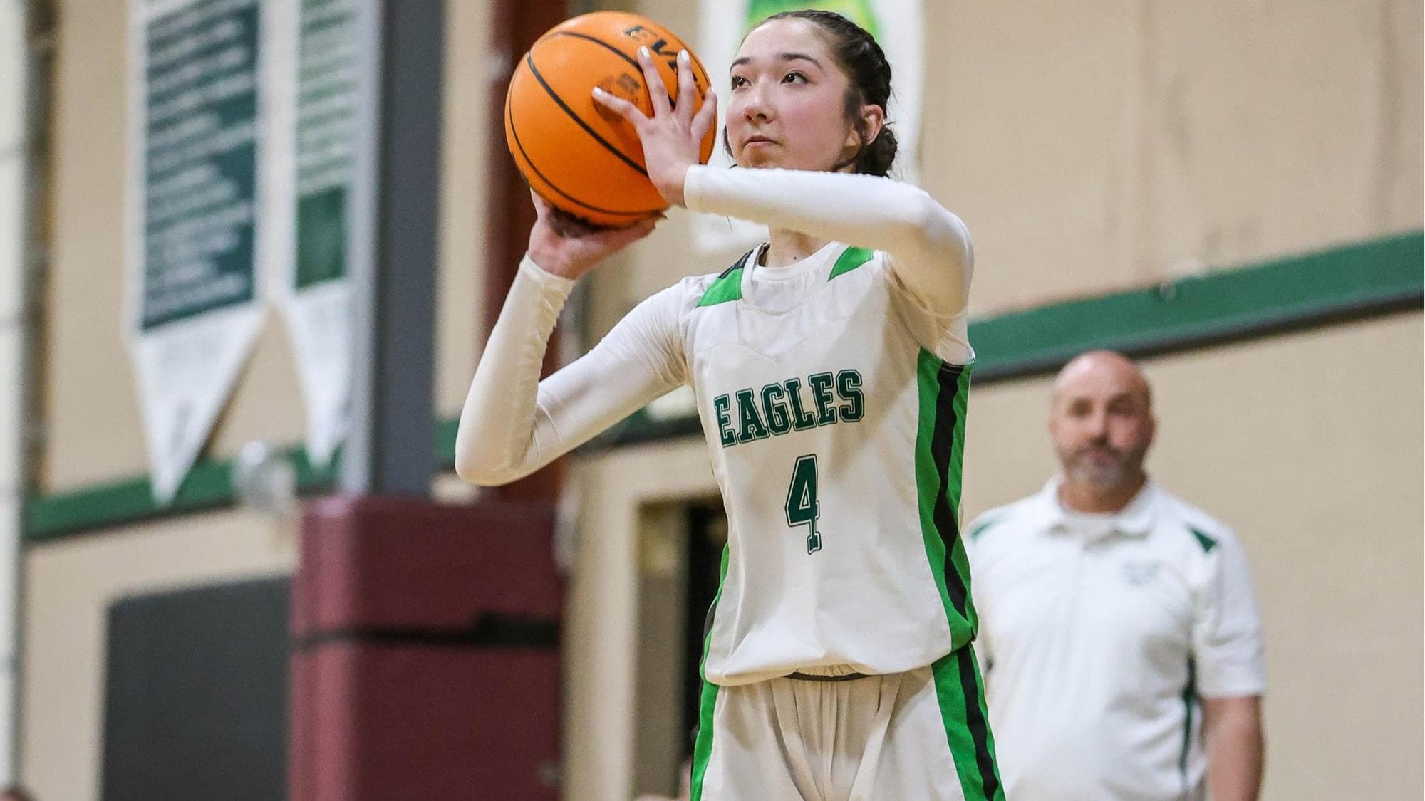 Samantha Snow of Heritage Christian taking a jump shot