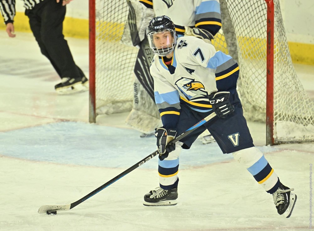 State semifinals-bound St. Ignatius High School hockey team features three  cousins 